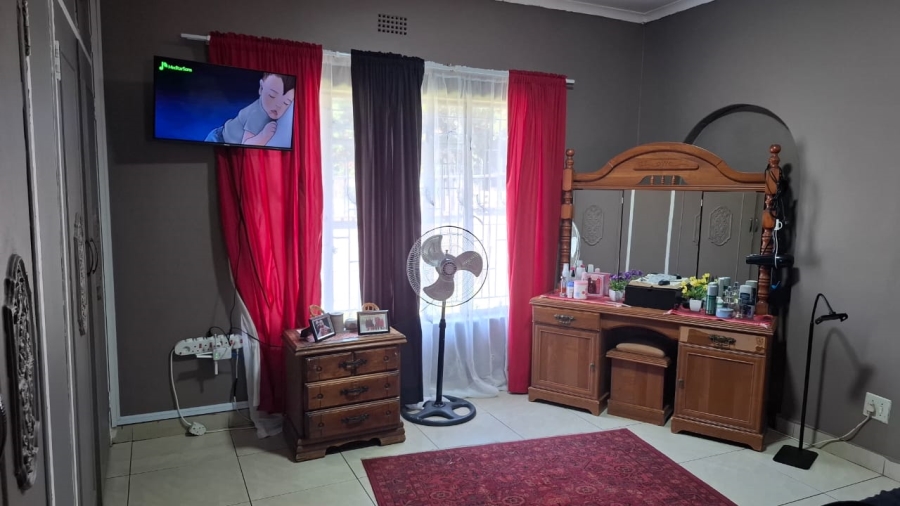 4 Bedroom Property for Sale in Safari Gardens North West